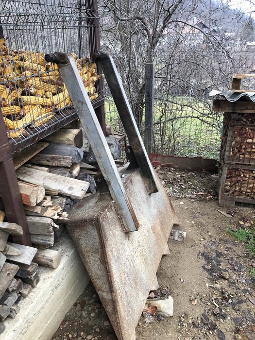 Vând troliu forestier în tiranti tractor UTB 445