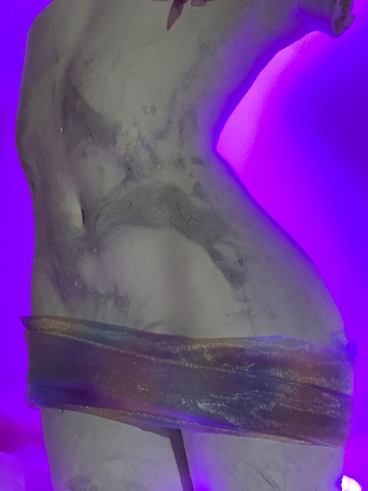 Световой арт объект. Скульптура из гипса