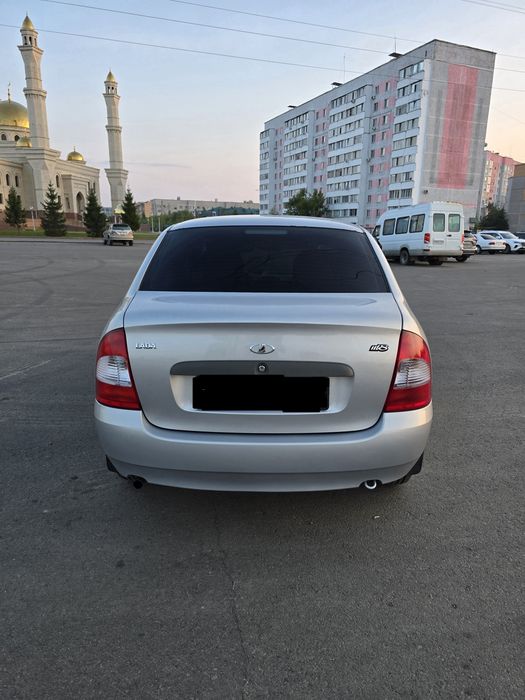 Продам Калину 2011 года