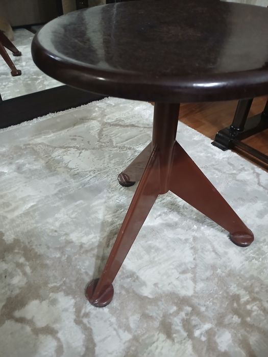 Стульчик для пианино