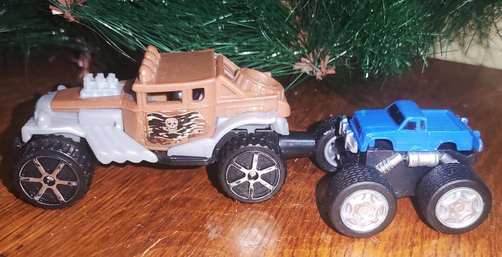 Машинки Hot wheels, трековая. Грузовик Playmobile  Юнусабад