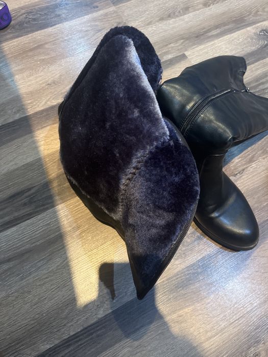 Продавам кожени ботуши