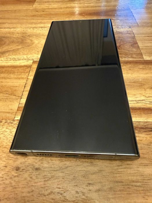 Продавам Samsung Galaxy S23 Ultra 5G 512GB 12GB RAM Dual SIM