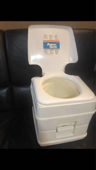 Химическа преносима тоалетна Thetford