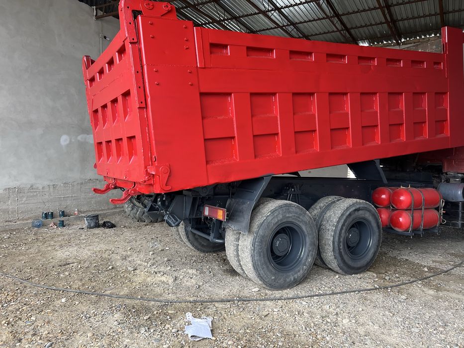 Howo samosval sinotrak sotiladi ( varyant yoq)