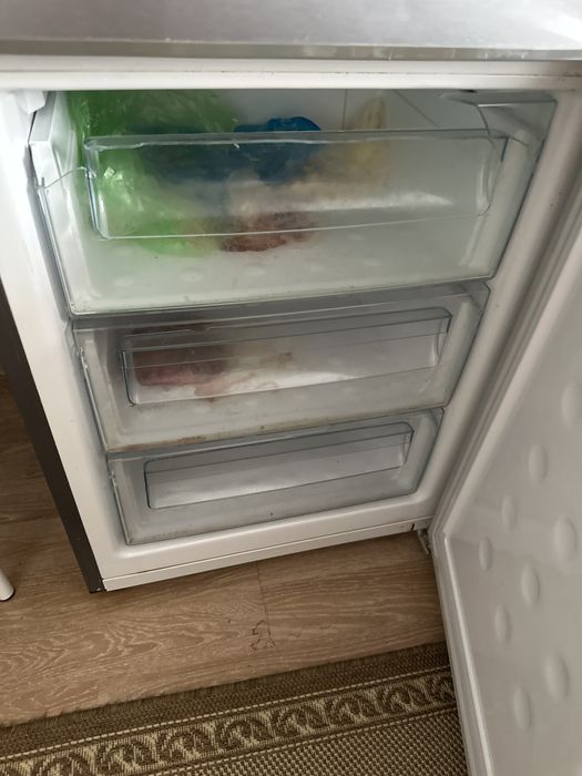 Холодильник самсунг -на запчасти