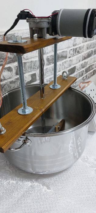 Amestecator automat pentru gemuri,  zacusca, bulion ,ketchup, crema de prajitura ,jumer etc