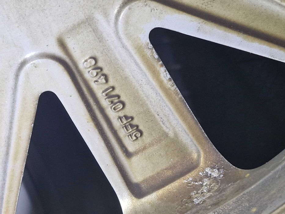 18 цола Оригинални джанти сеат купра зимни гуми 245 45 R18 Seat cupra