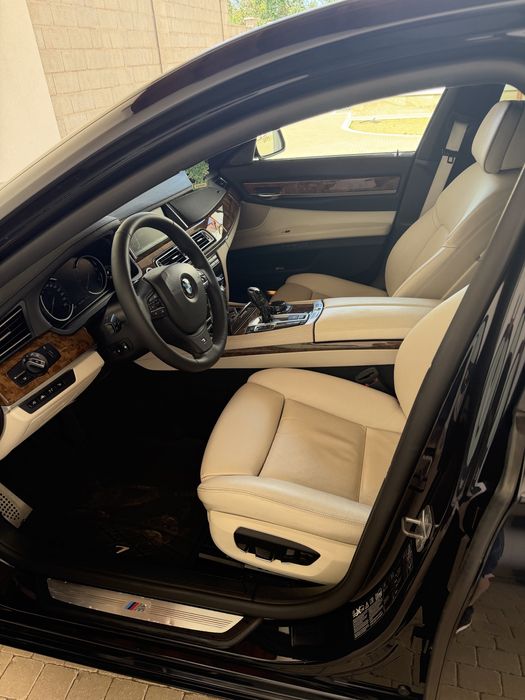 BMW Seria 7 xDrive Facelift M-Pachet