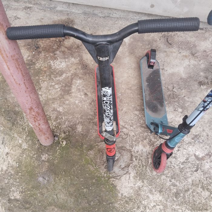 Doua trotinete oxelo