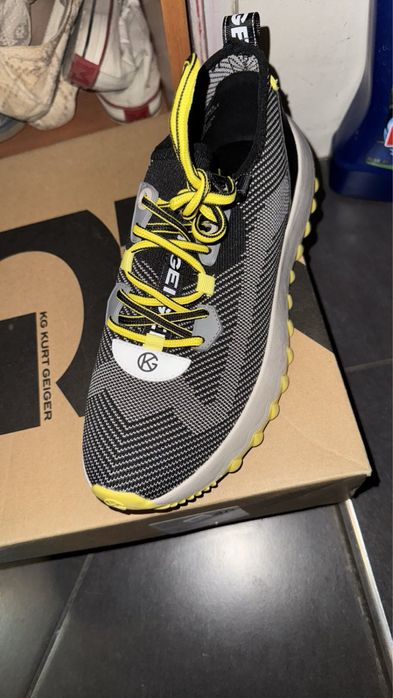 Спортни обувки DKNY и KURT GEIGER