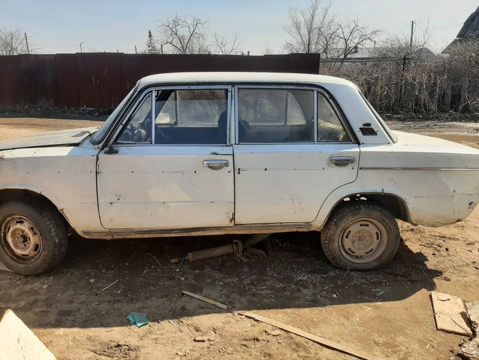 Продам машину на запчасти