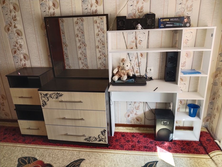 Продам тумба,комод зеркалный