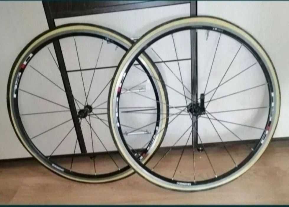 Shimano RS 10 - roți cursiera