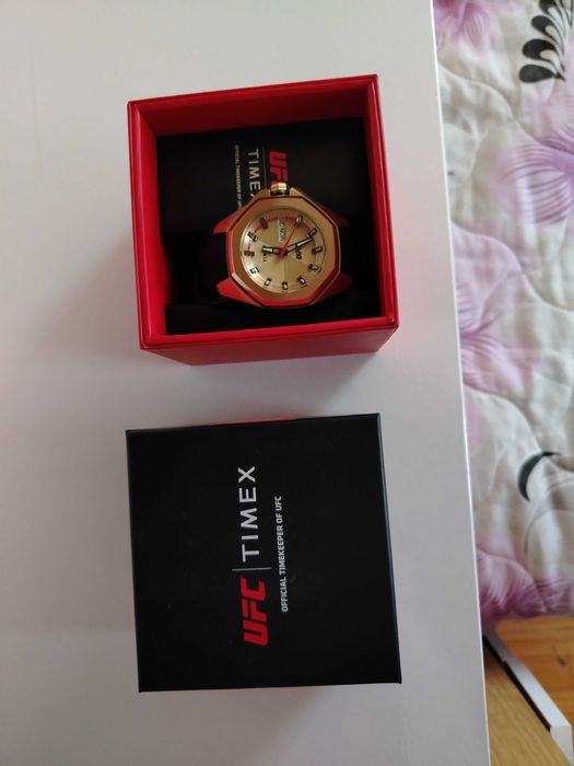 Часовник Timex UFC, Breil