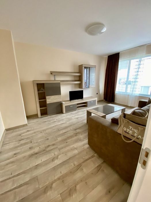 Дава се под наем Двустаен апартамент в Варна, Гранд Мол Варна - 55 кв.м за 382.5 € - Снимка #1