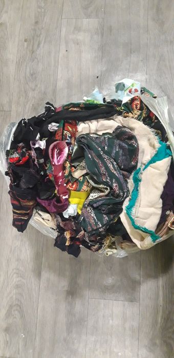 Yozgi mato quroqlari sotiladi