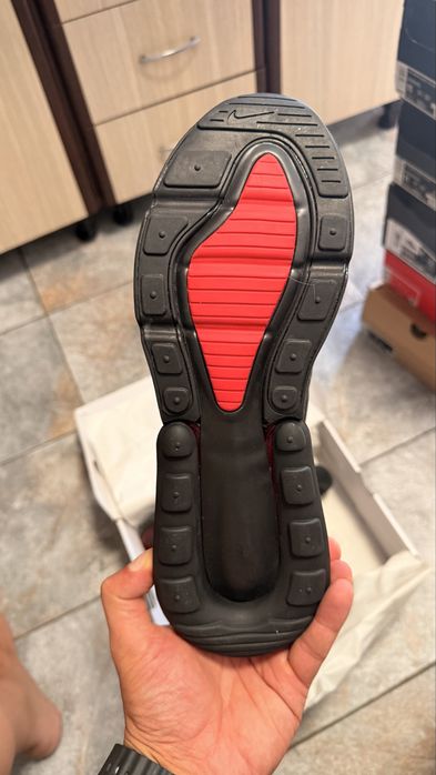 Nike air max 270 marimea 45 noi nepurtati.