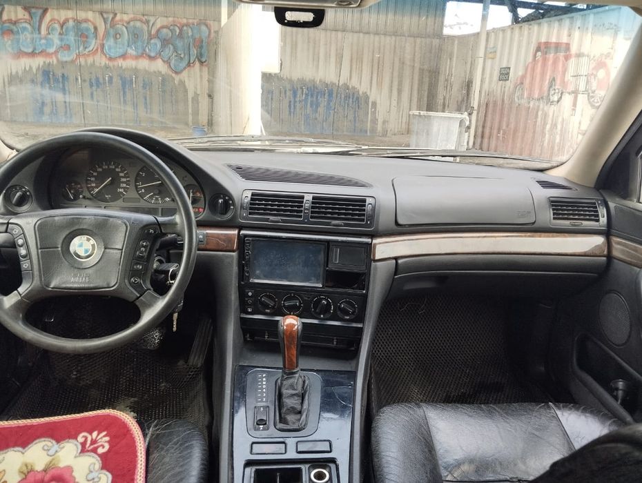 Продаю БМВ е38 !