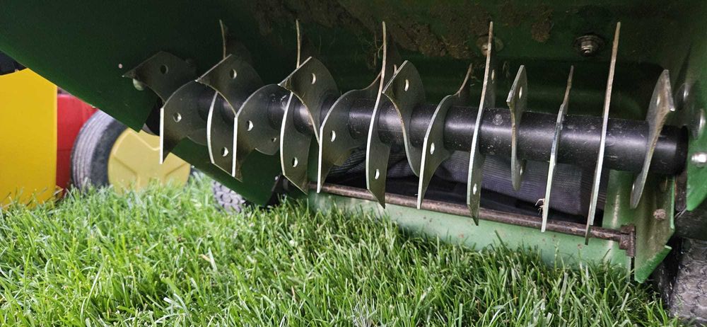 Masina tuns scarificator iarba gazon Honda hrx 537