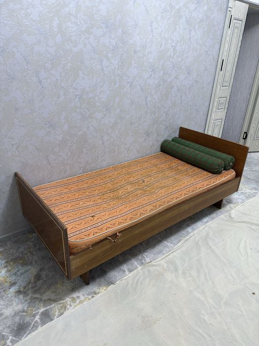 два дивана в неплохом состояние
