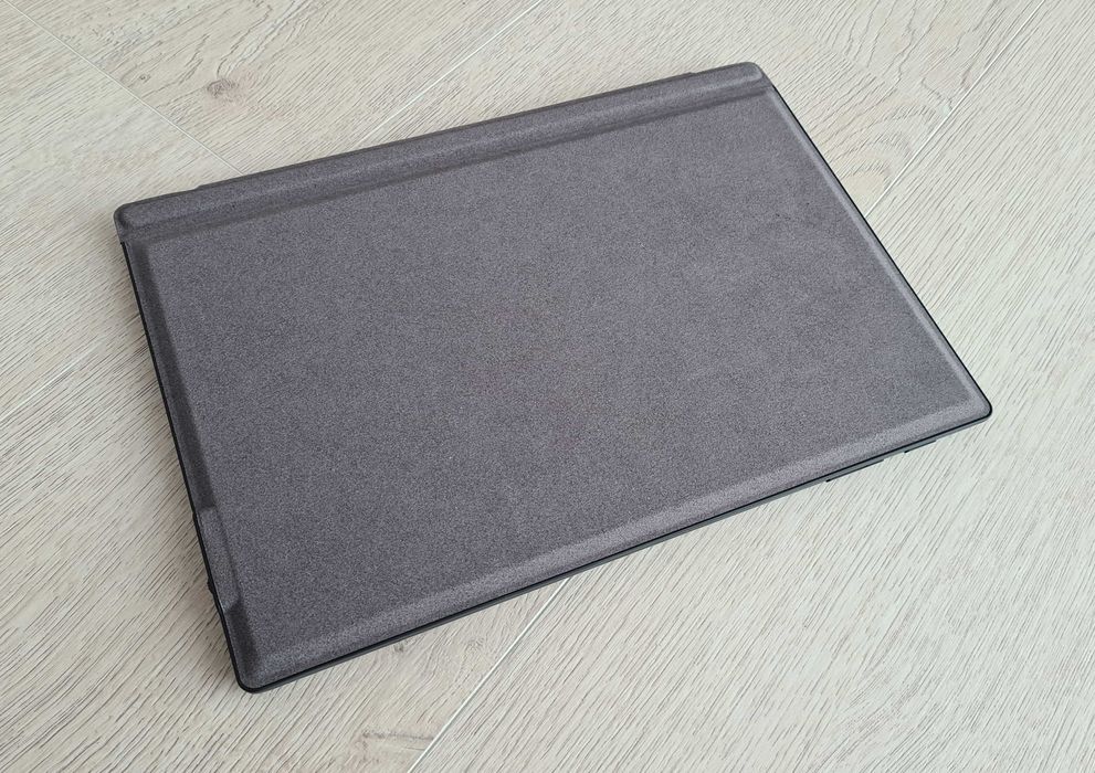 Tableta Microsoft Surface Pro 6, i5-8350U, 8 GB Ram, SSD 256 GB