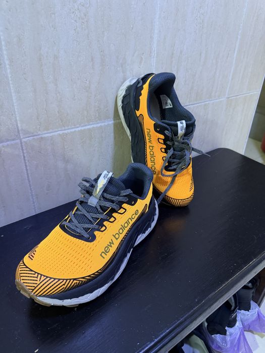 Новые кроссовки 43 размер