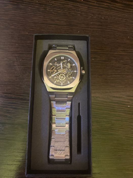 Продаю люкс часы