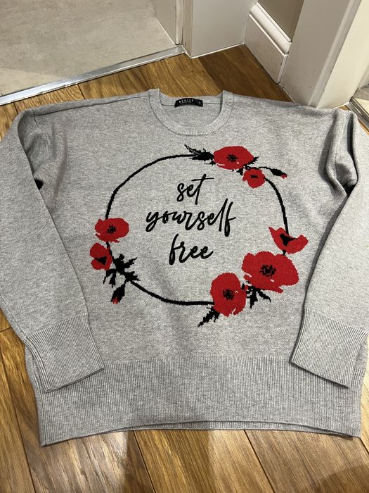 Пуловер с мотиви