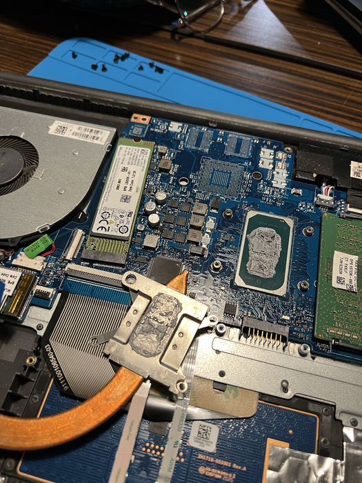 Curatare Mentenanta Laptop | Upgrade RAM/SSD/alte componente | Windows