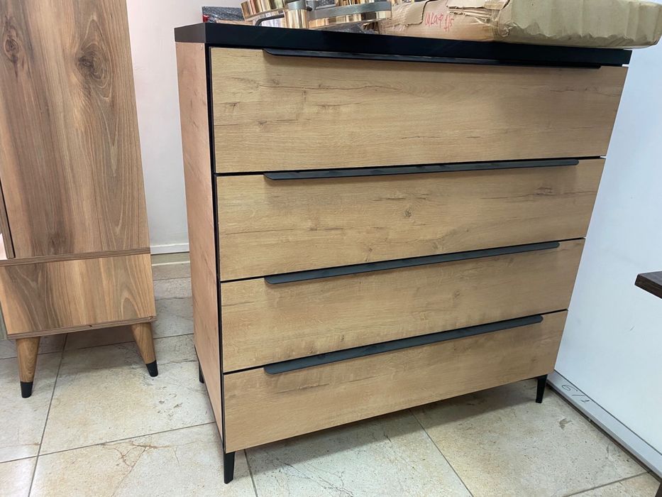 Комоды с витрины