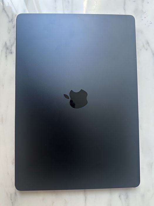 Macbook M2 8/256
