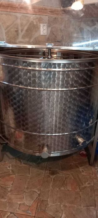 Центрофуга за вадене на мед Techtron inox