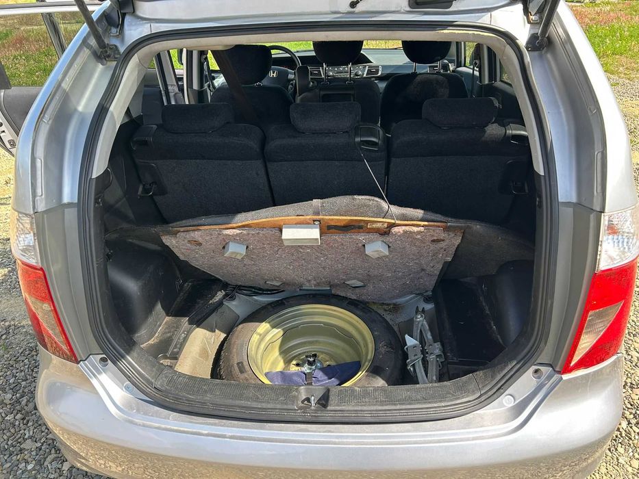 Vând Honda FRV 1.7 Benizina