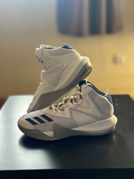 Баскетболни кецове  Адидас