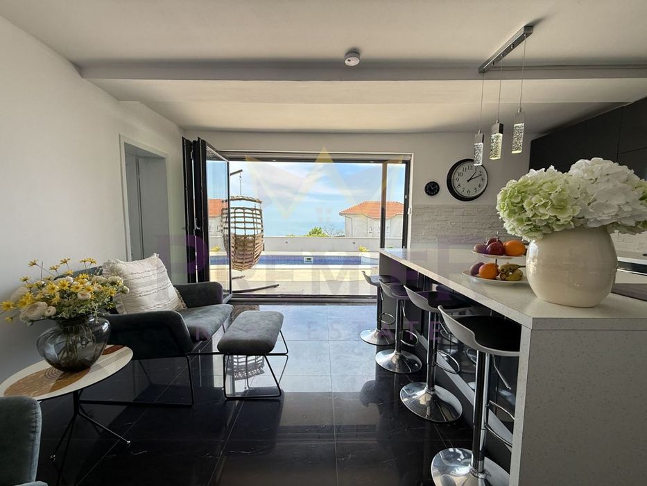 Продава се Къща в Балчик - 140 кв.м за 2143 €/кв.м - Снимка #2