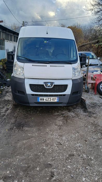 Продавам товарен бус Peugeot Boxer 2.2 HDI