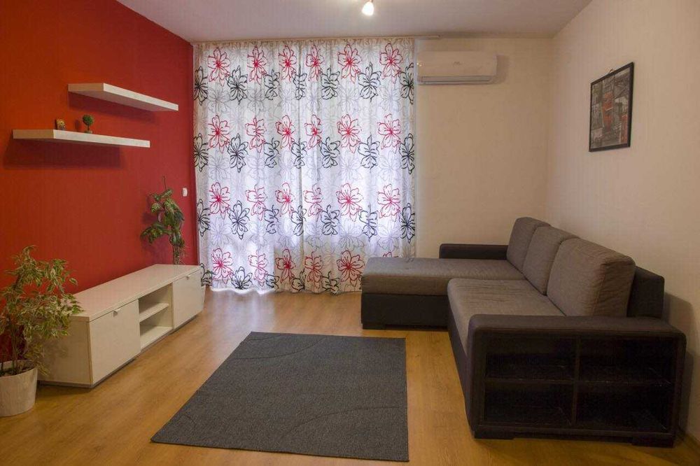 Дава се под наем Двустаен апартамент в София, Център - 65 кв.м за 399 € - Снимка #1