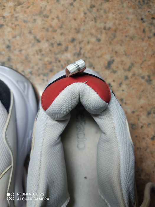 Продам кроссовки