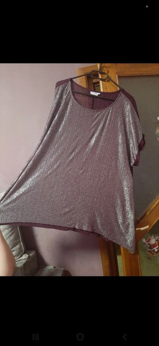 Vînd  tricou  cu strasuri