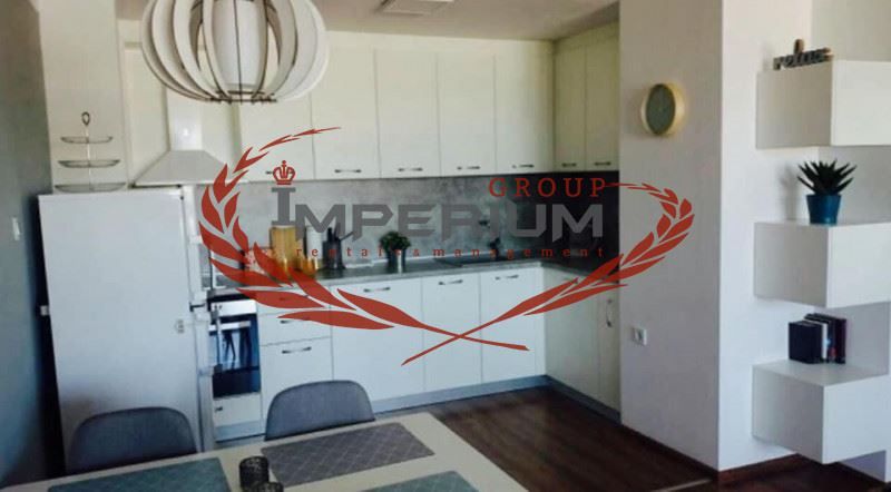 Дава се под наем Двустаен апартамент в Варна, Спортна зала - 70 кв.м за 642.6 € - Снимка #1