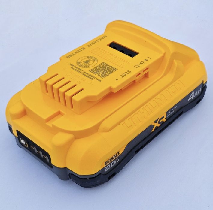 Батарея DeWalt 8Ah и 4Ah powerpack tabless