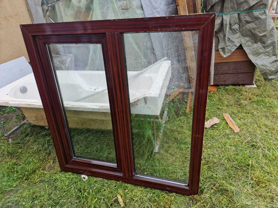 Ferestre pvc culoare mahon