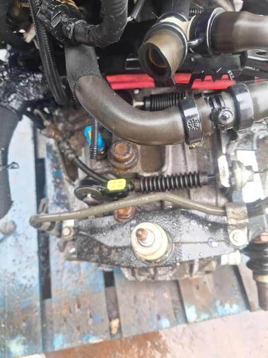 vând cutii de viteze renault trafic 2.0 dci 6 trepte sau opel vivaro