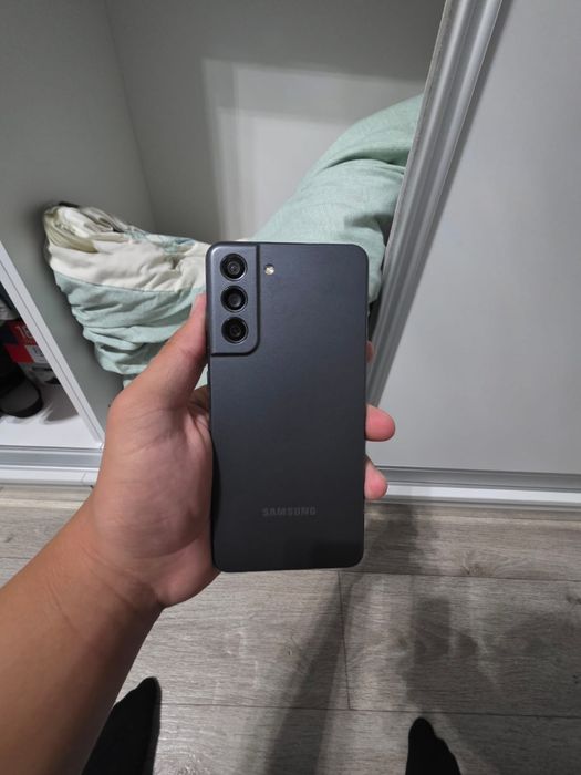 Продам обменяю Samsung s21 fe