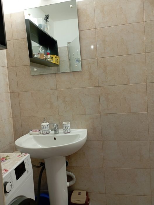 Se închiriază apartament o cameră zona Mărăști langa Farmec