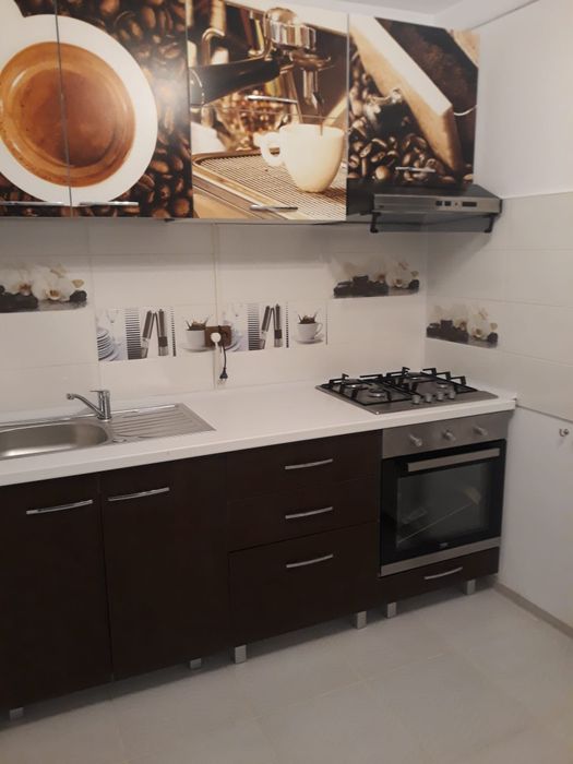 Închiriez apartament