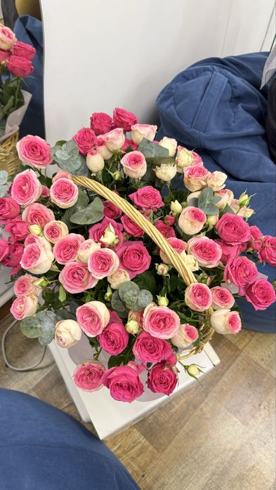 букет цветы в корзине