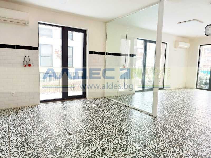 Дава се под наем Магазин в София, Кръстова вада - 90 кв.м за 1071 € - Снимка #1