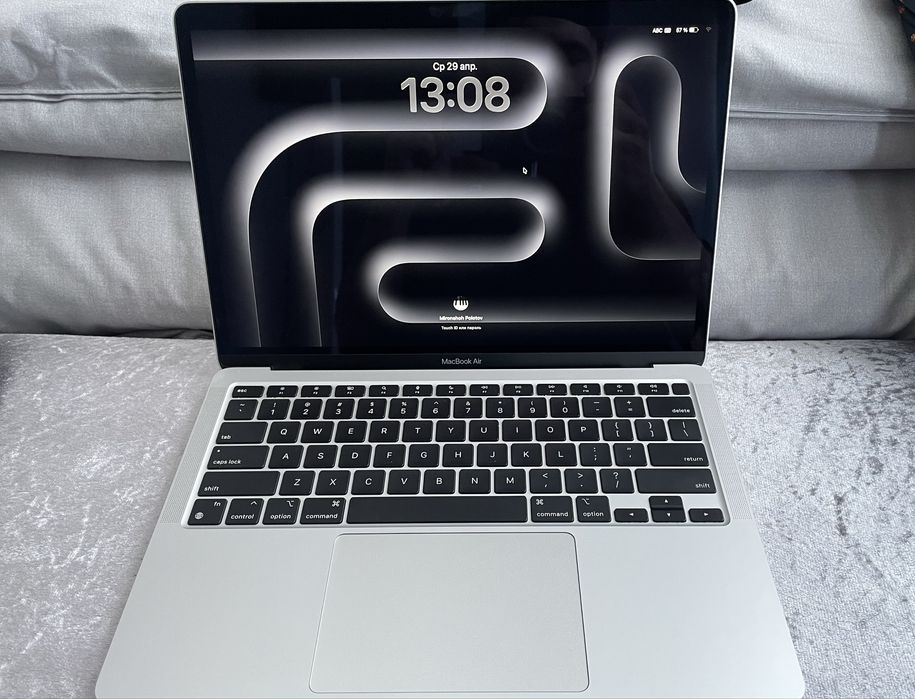 Macbook air M1 sotiladi